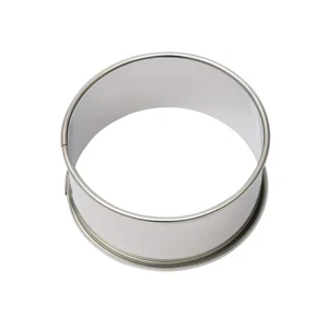 Cakering met kraalrand met een diameter van 6,5 centimeter en een hoogte van 3 centimeter